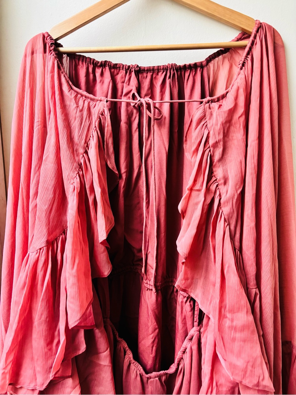 ASOS EDITION Curve | Chiffon Extreme Sleeve Maxi Ruffles - Dusky Pink - Picture 11 of 12